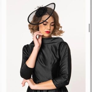 UNIQUE VINTAGE BLACK FLORAL & SEAMLESS NET MESH DISC FASCINATOR